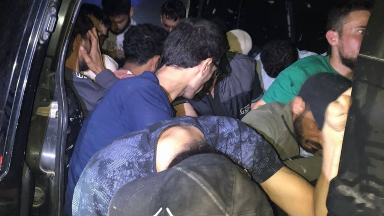 Edirne’de 22 Suriyeli yakalandı