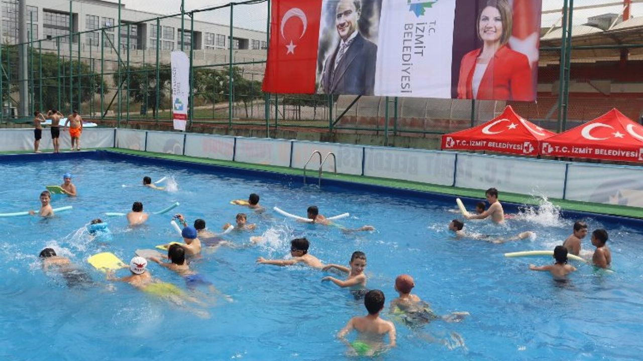 İzmit'te sportatif yüzme havuzu açıldı