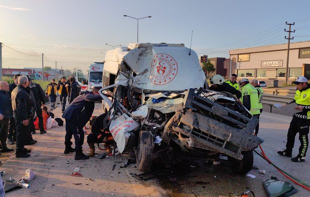 Bursa'da feci kaza! İşte olay yerinden ilk görüntüler